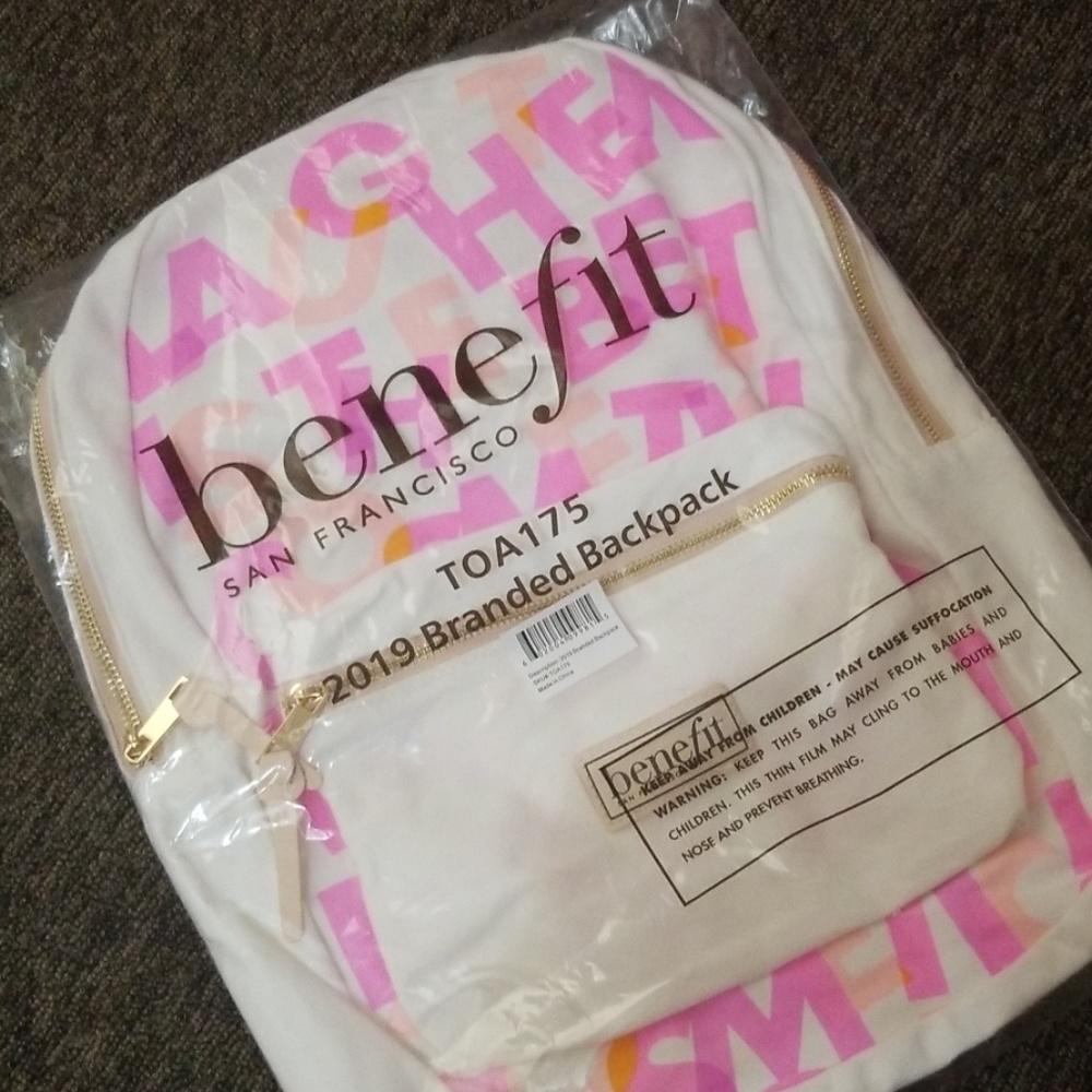 Benefit cute backpack🌷price firm🌷